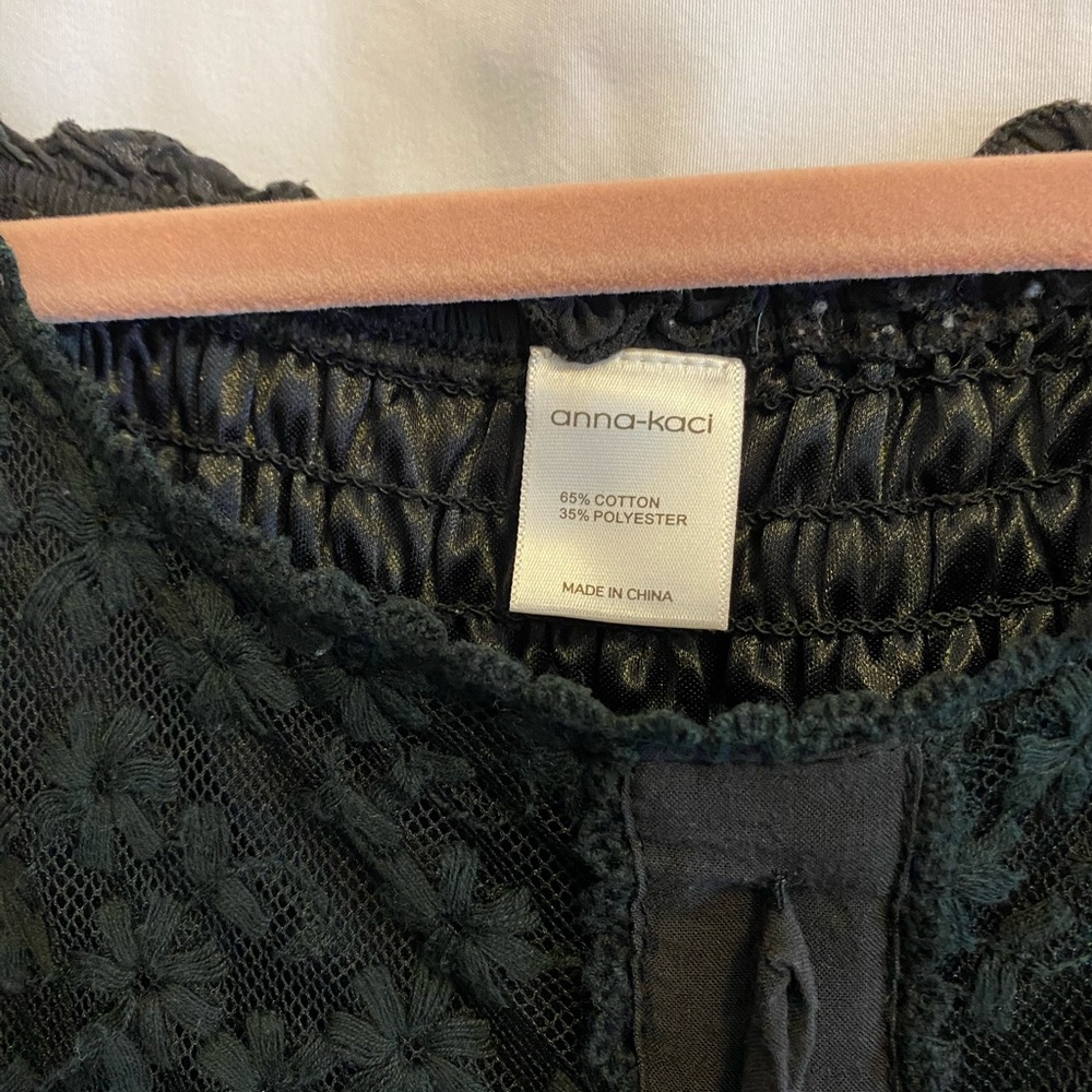 Anna-Kaci black flowing Tunic/Shirt Size Medium; lined with 3/4 sleeves - Picture 4 of 9